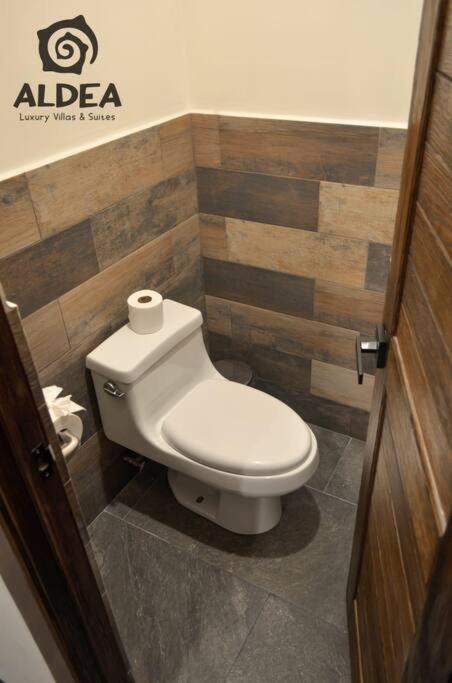 ESPECTACULAR SUITE+JACUZZI Y TERRAZA PRIVADA photo 1