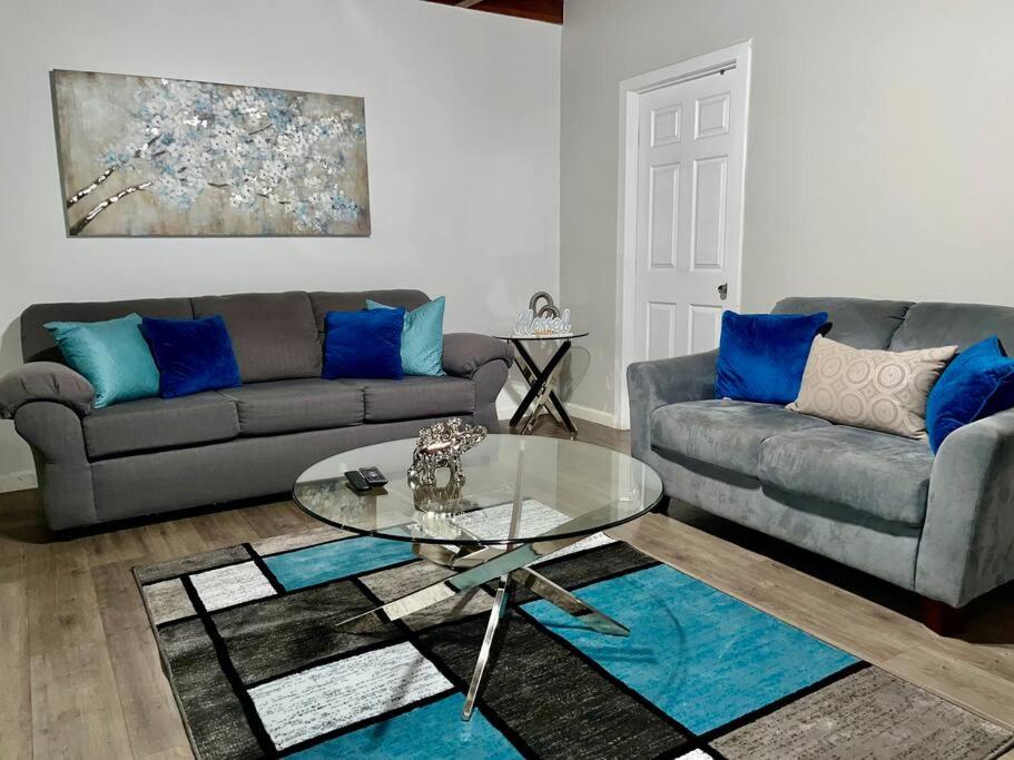 SPACE X ,LAX & Beaches Beautiful Guest House image