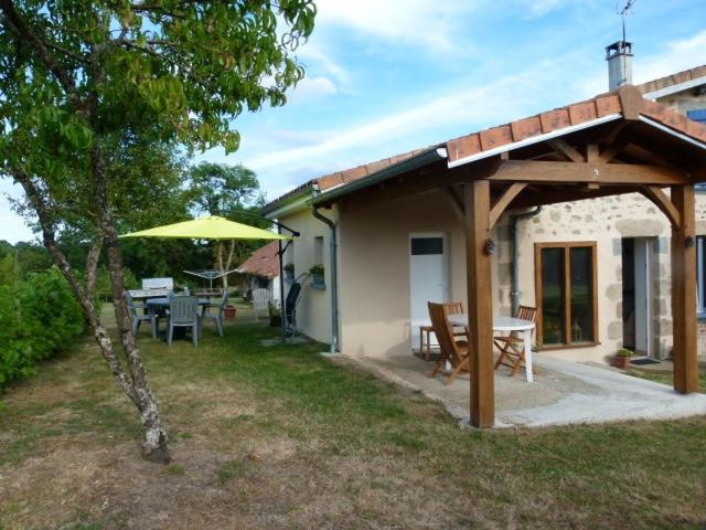Lumineuse maison de vacances avec jardin clos photo 4