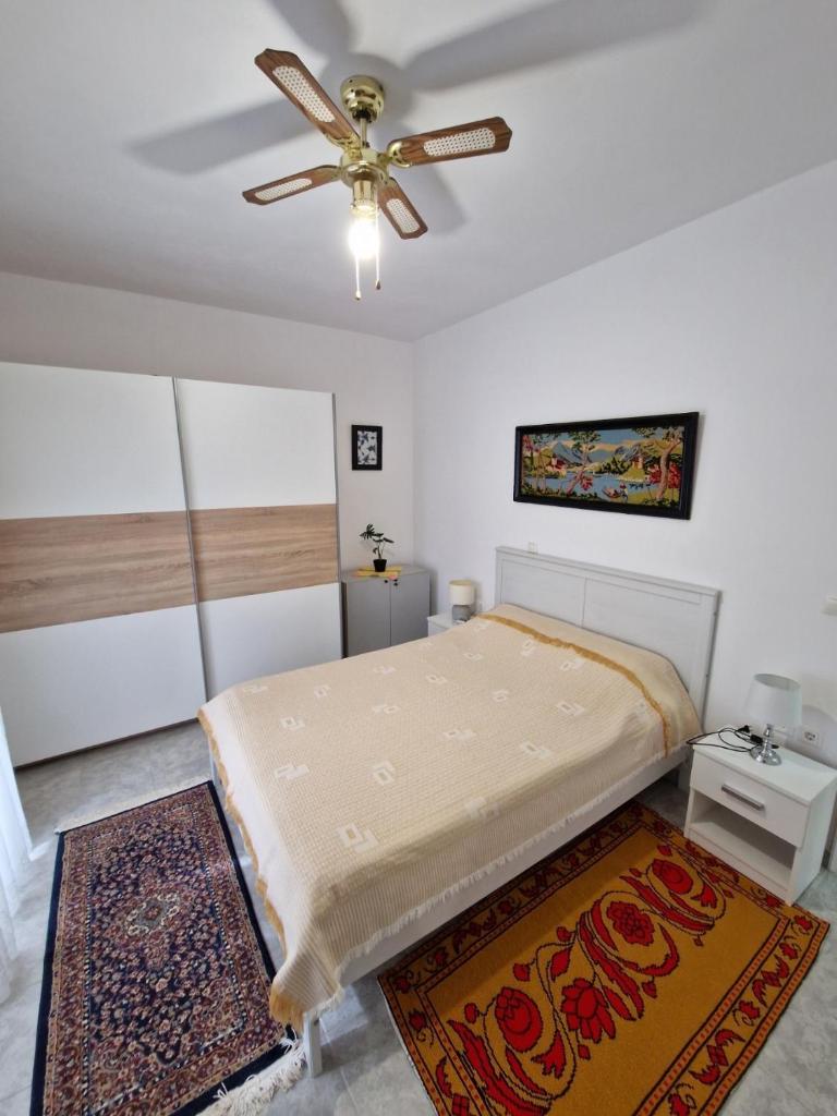 LiriKa's airport house photo 4