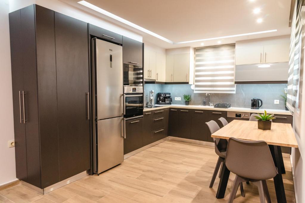 Elegant decorated house - Free Private Parking! photo 4
