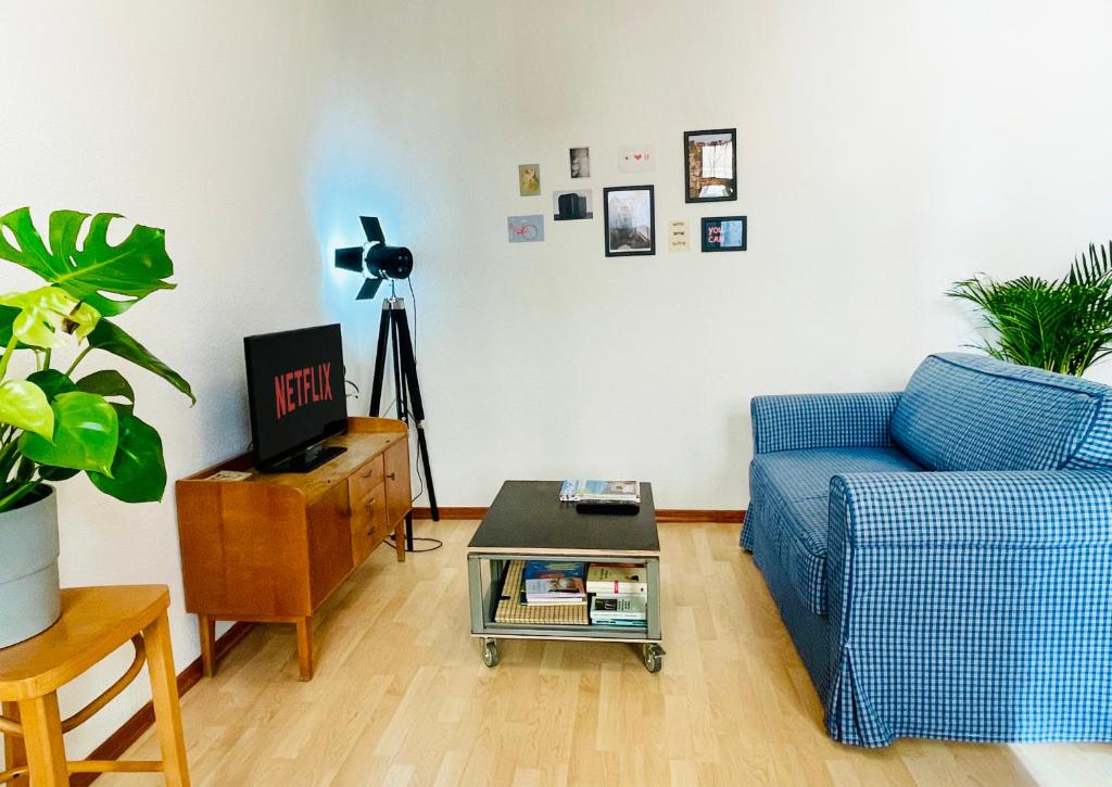 (PLANTROOM9)Ganze Wohnung allein photo 3