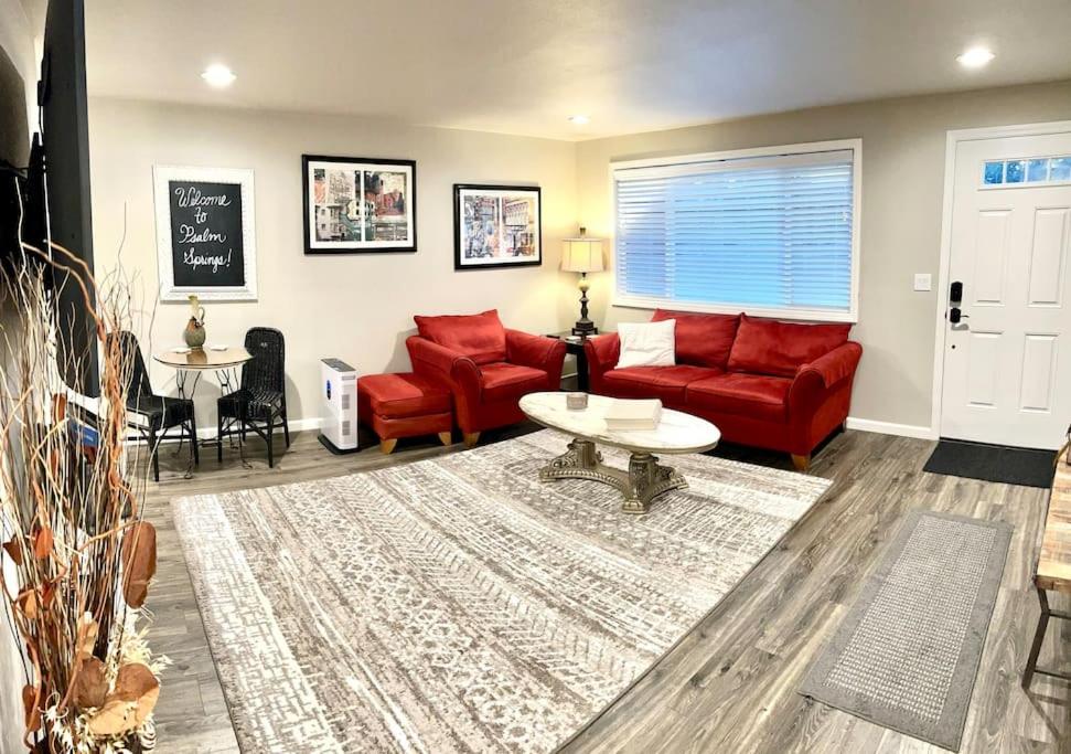 Beautiful, well-stocked home - sleeps 7! photo 1