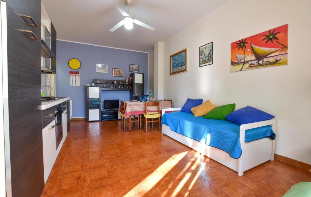 Amazing Apartment In Riposto With Wifi And 1 Bedrooms photo 3