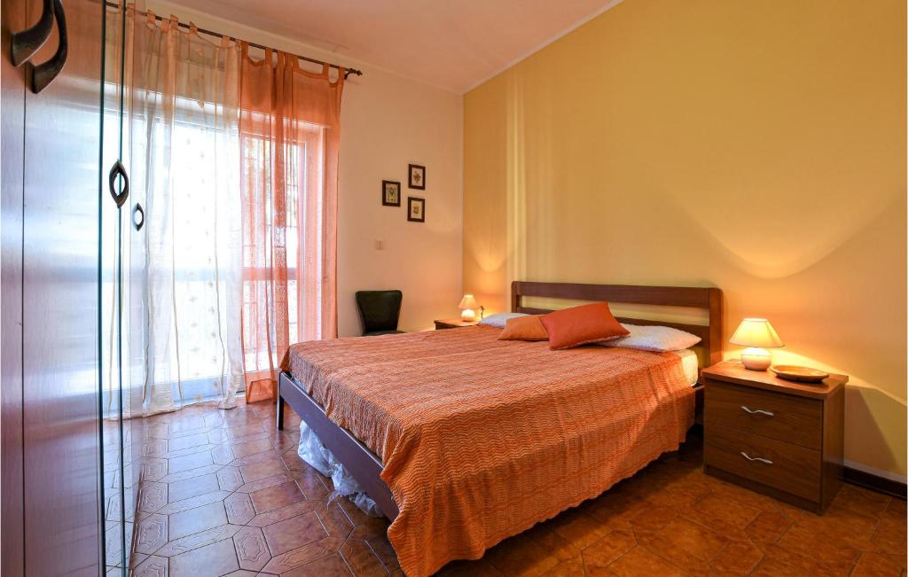 Amazing Apartment In Riposto With Wifi And 1 Bedrooms photo 4