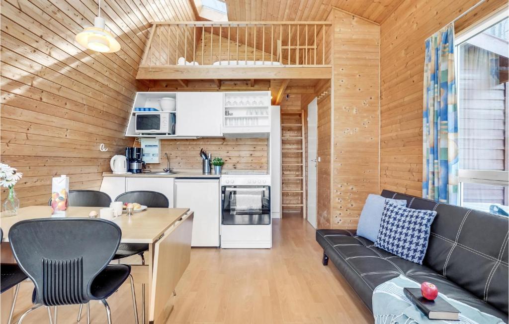 Awesome Home In Fredericia With Wifi And 2 Bedrooms photo 4