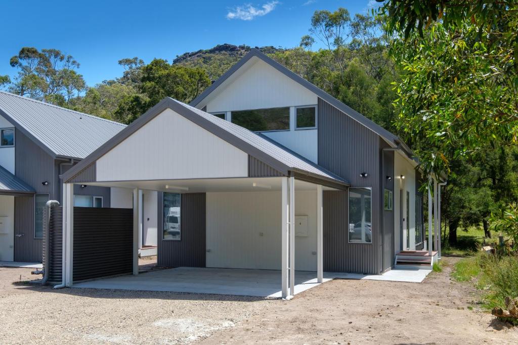 Serenity Halls Gap 4 Absolute NP Frontage photo 2