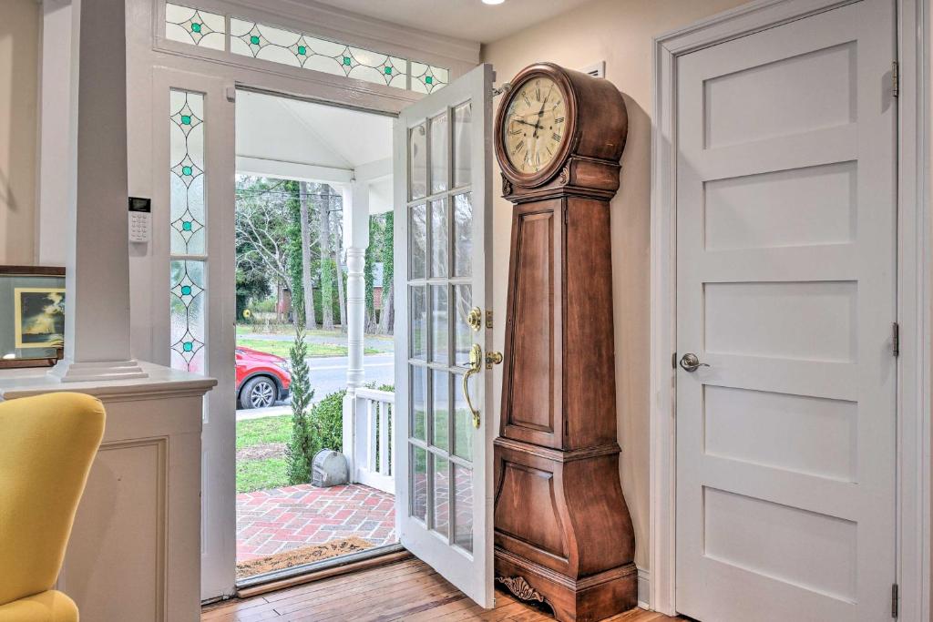 Charming Cape Charles Vacation Rental Home! photo 3