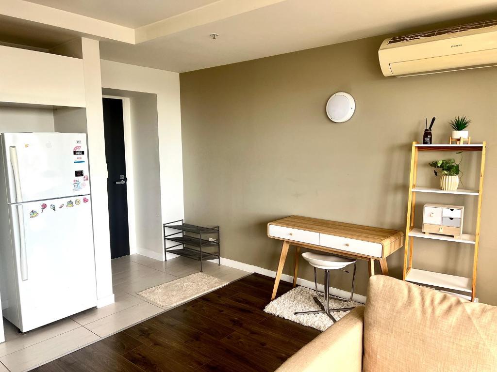 ReadySet Apartments on Spencer photo 1
