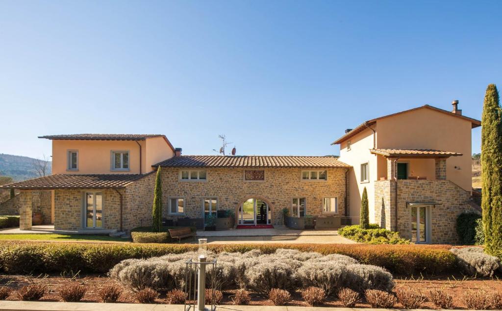 Beautiful villa with private lawn, pool and luxury SPA by VacaVilla photo 3