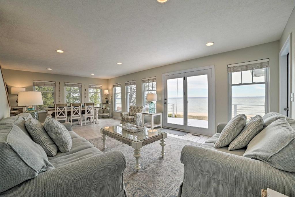 Northport Home with Sandy Beach, Close to Parks! photo 1