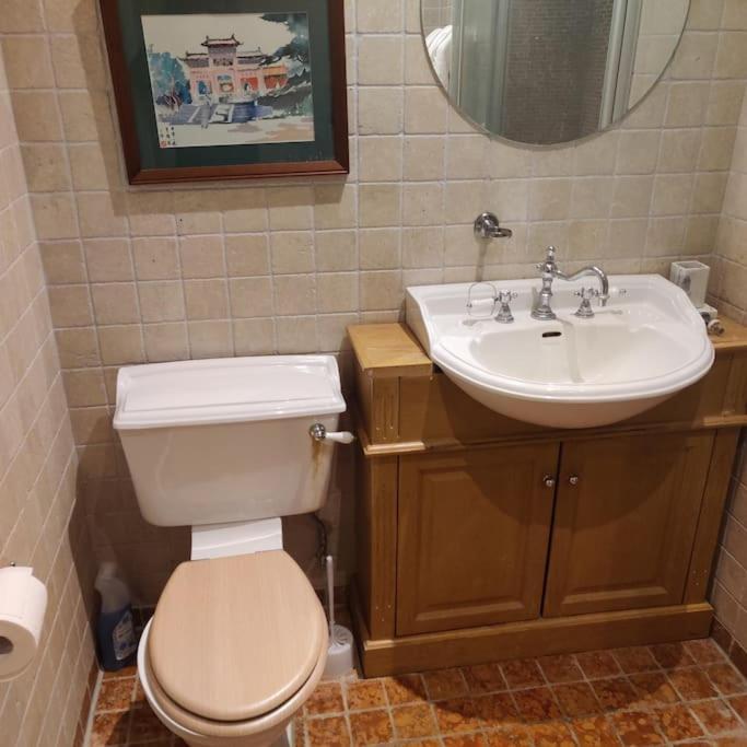 2 bedroom apartment photo 1