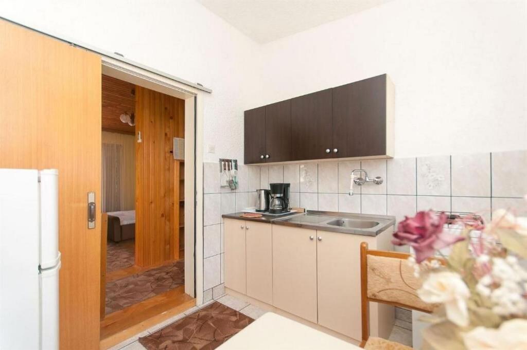 Apartment Jelena photo 2
