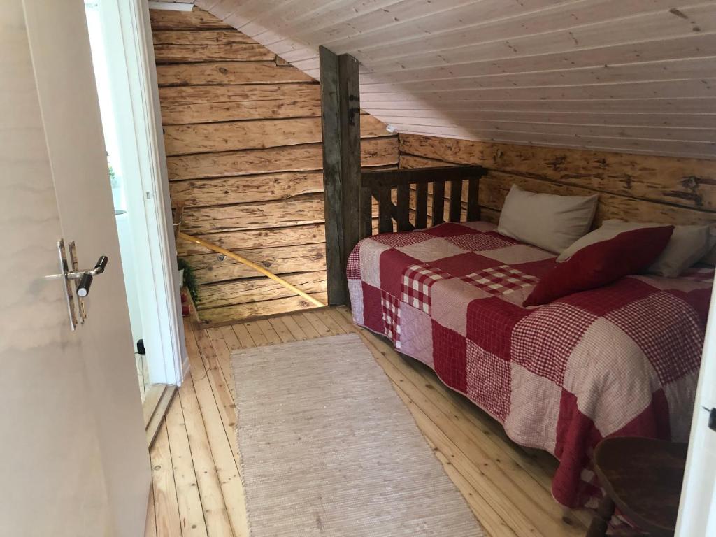 Mysig lantlig stuga, Nycklarör photo 2