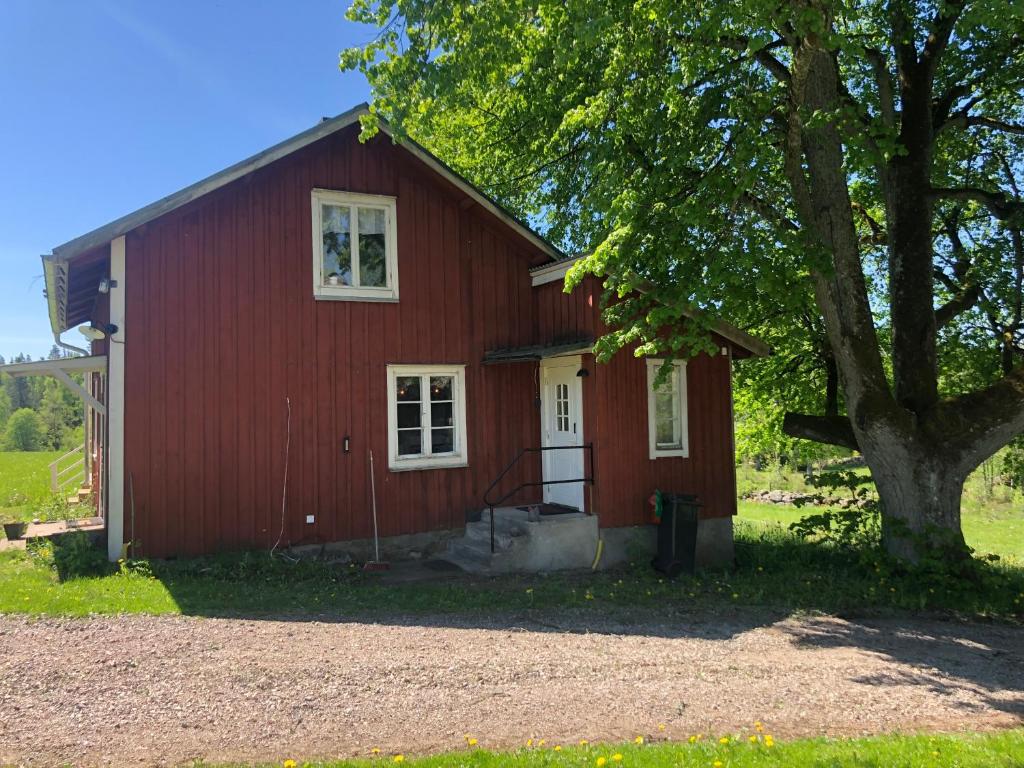 Mysig lantlig stuga, Nycklarör photo 4