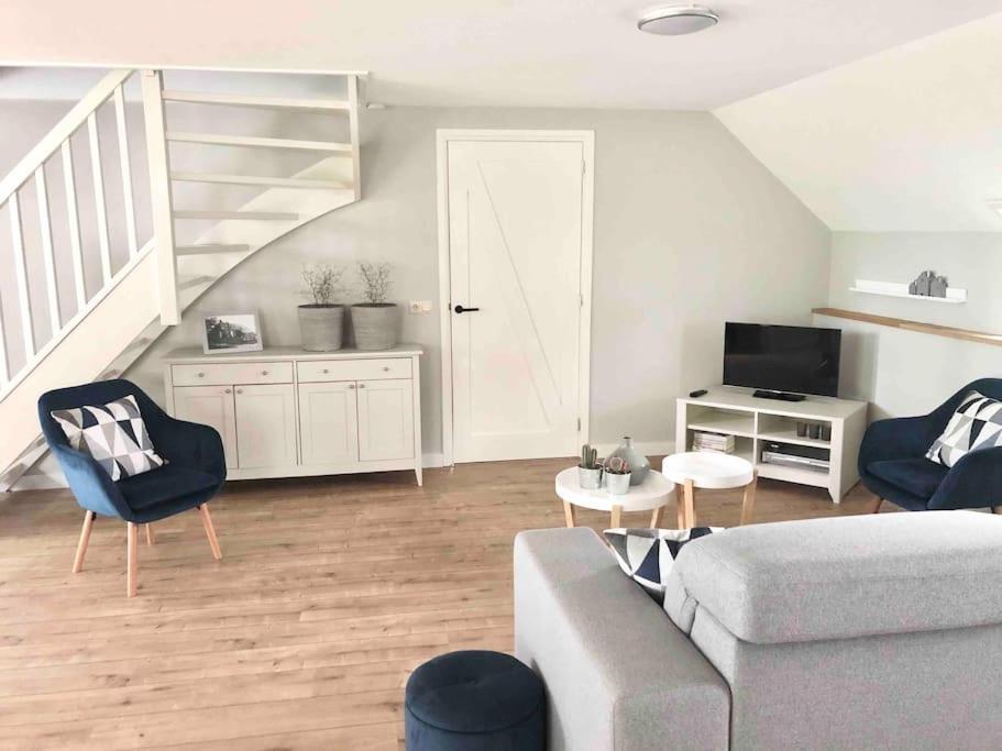 Gastenverblijf LiV - vrijstaand rietgedekt vakantiehuis photo 4