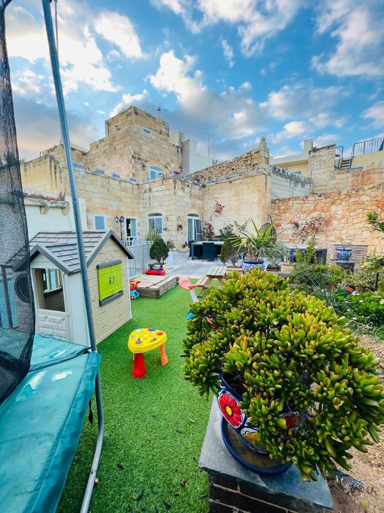 Id-dar Taz-zija Holiday Home including pool & garden photo 4