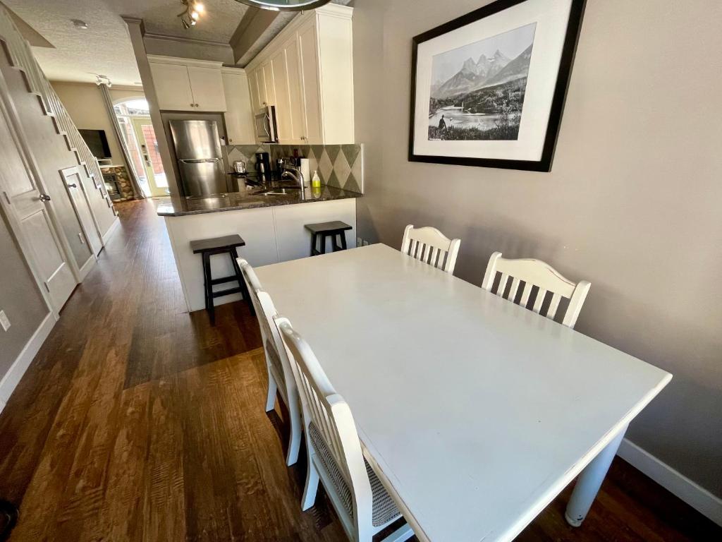 Mountain Chalet at Mystic Springs, 2BR, 2BA, Heated Pool, Hot Tub! photo 4