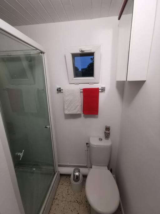 Appartement fonctionnel et équipé en RDC avec petite terrasse couverte au calme photo 3