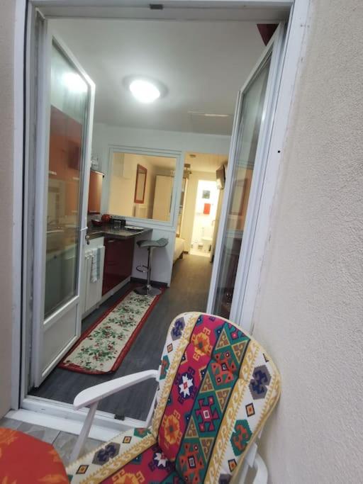 Appartement fonctionnel et équipé en RDC avec petite terrasse couverte au calme photo 4