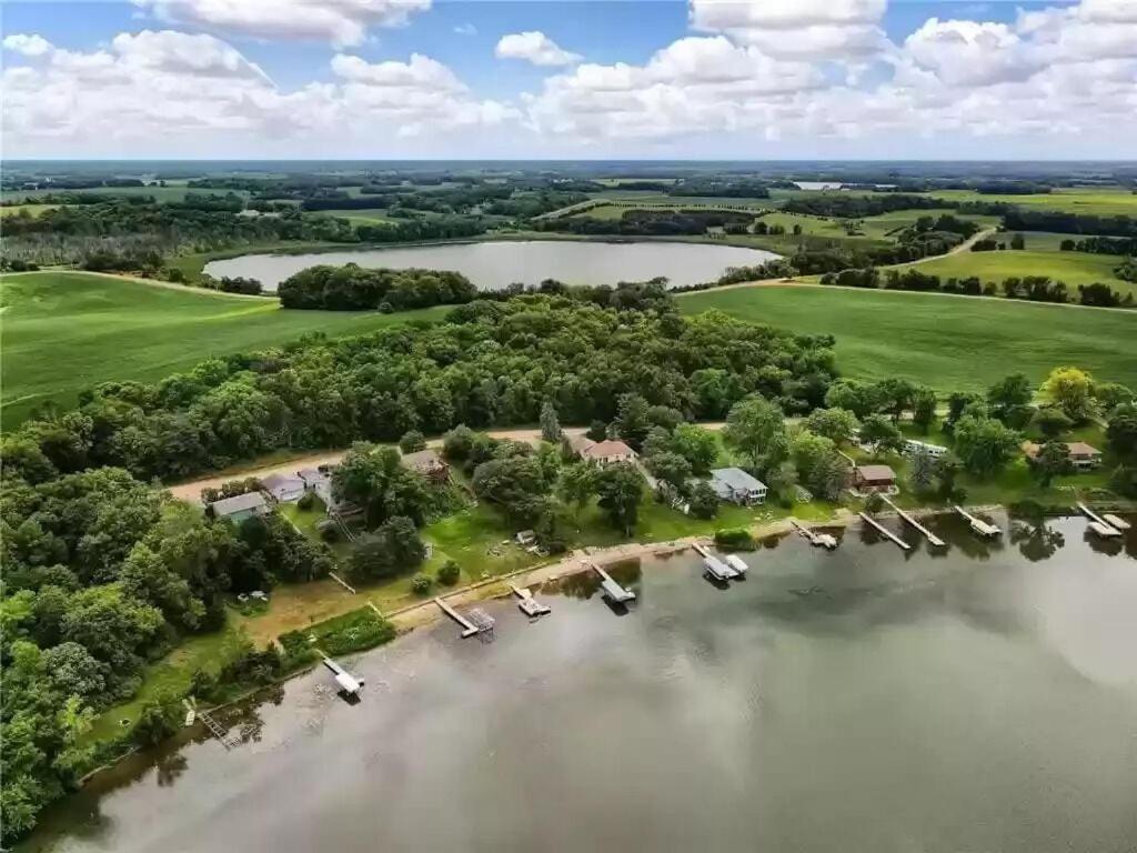 Private Lake Cottage - Spacious and Updated