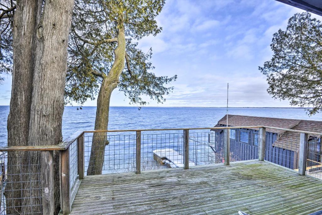 Henderson Harbor Cottage with Lake Access! photo 2