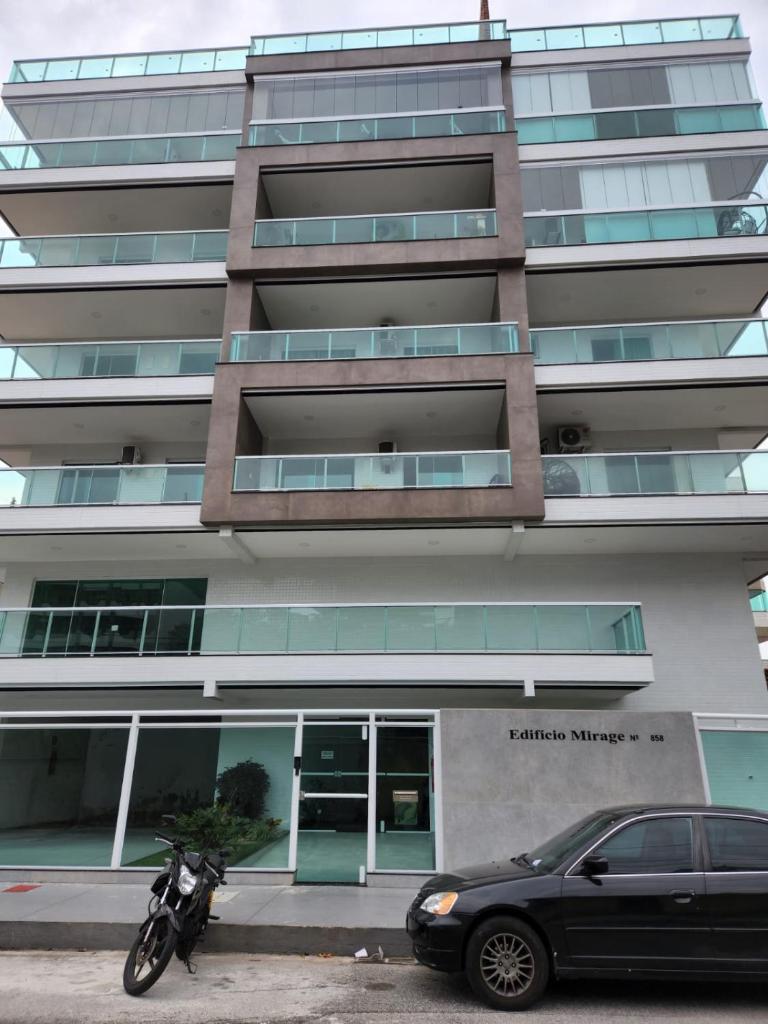 Apartamento com Garagem Cabo Frio