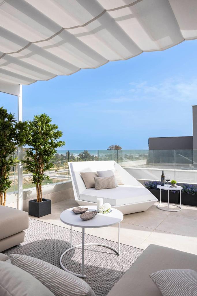 Alamar 3 bed penthouse beach side - Tap to explore photos