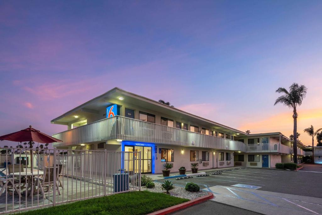 Motel 6 Ventura, CA - Beach image