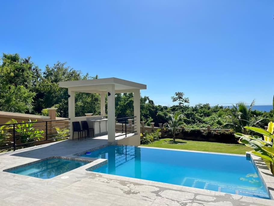 The Indianna ~ Luxury Pool & Spa photo 1