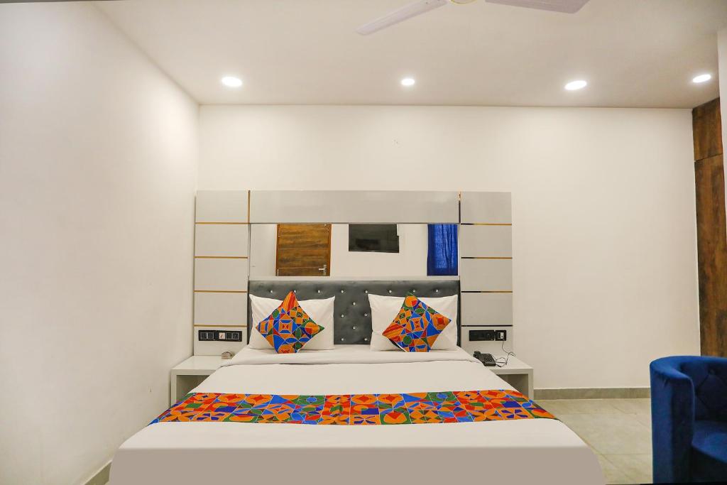 FabExpress F9 Noida Sector 27 photo 1