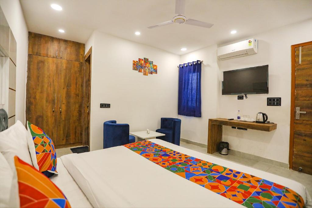 FabExpress F9 Noida Sector 27 photo 3