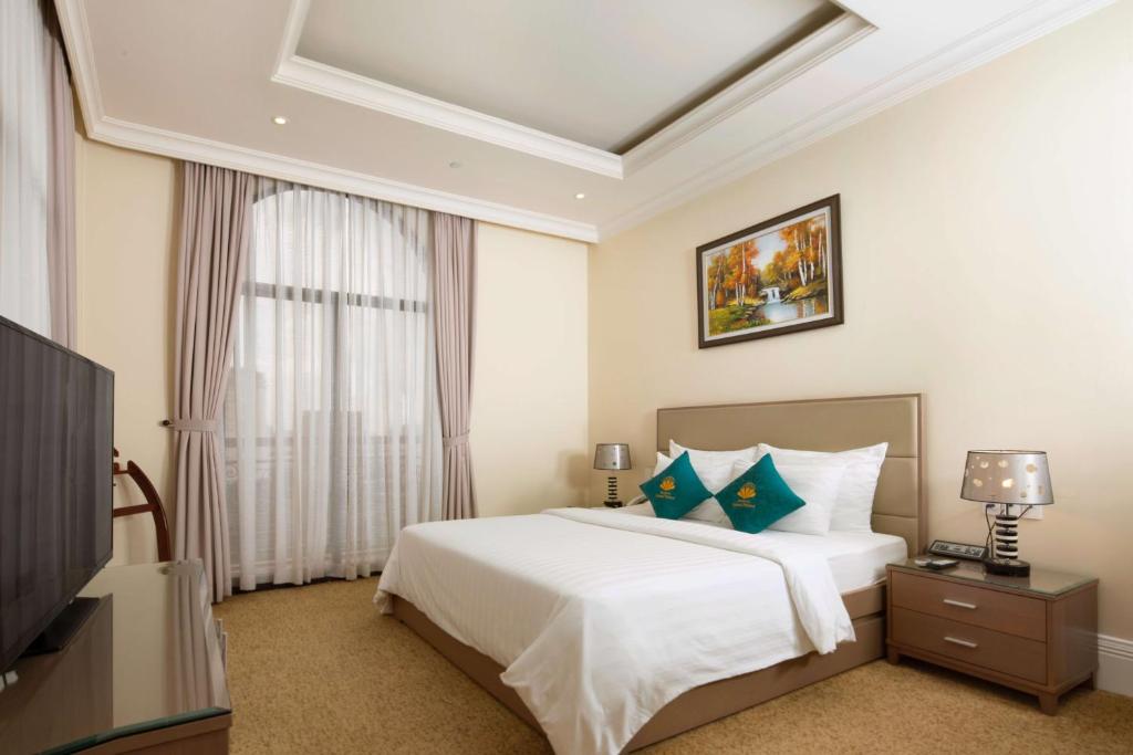 MerPerle Crystal Palace