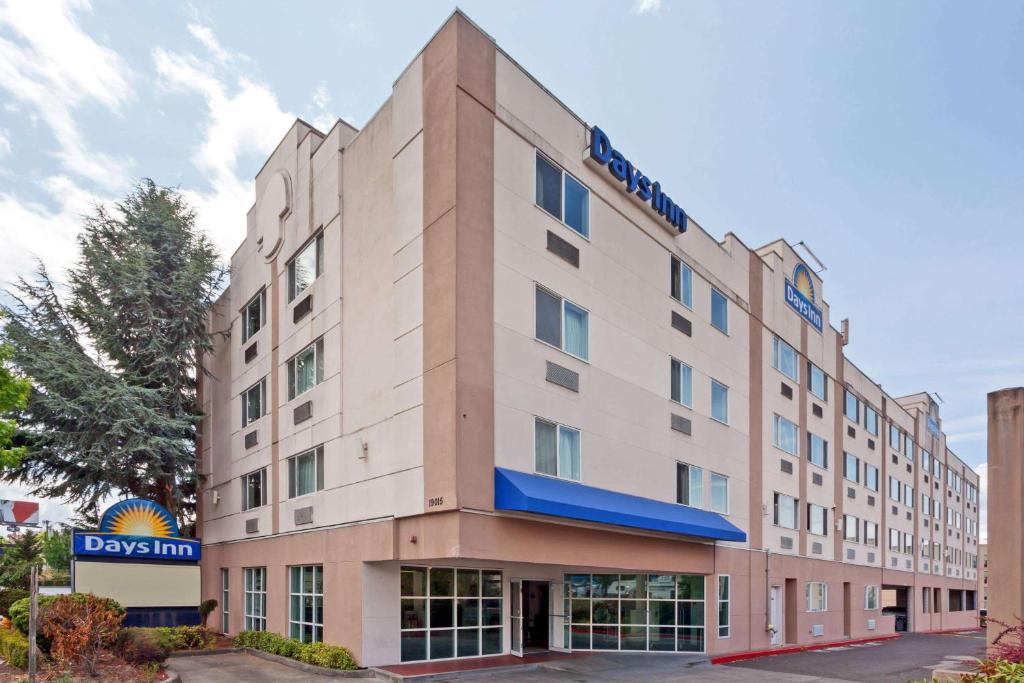 Days Inn by Wyndham Seatac Airport photo 1
