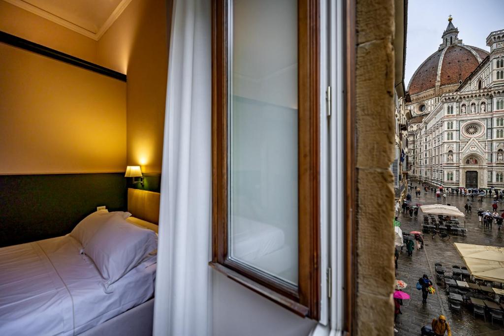 Cerretani Palace Luxury B&B - Tap to explore photos
