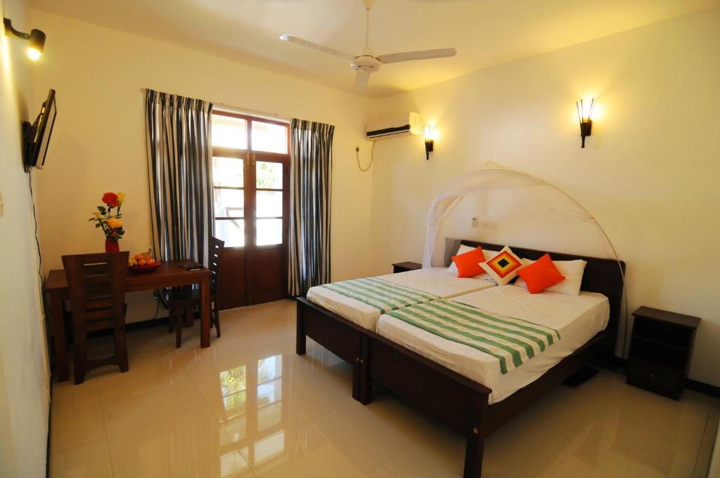 Park Lane Apartments photo 1