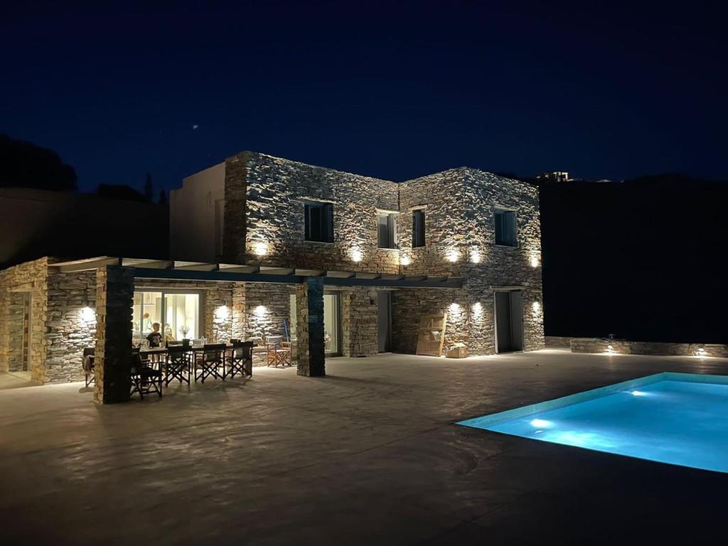 VeneTerra-Refined Elegance in a 4-Bed Kea Villa photo 4