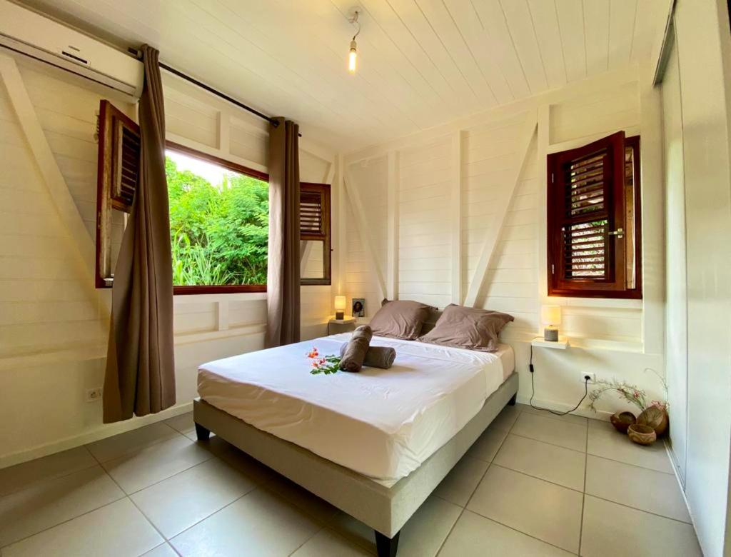 Villa de 2 chambres avec piscine privee jardin clos et wifi a Case Pilote a 3 km de la plage photo 2