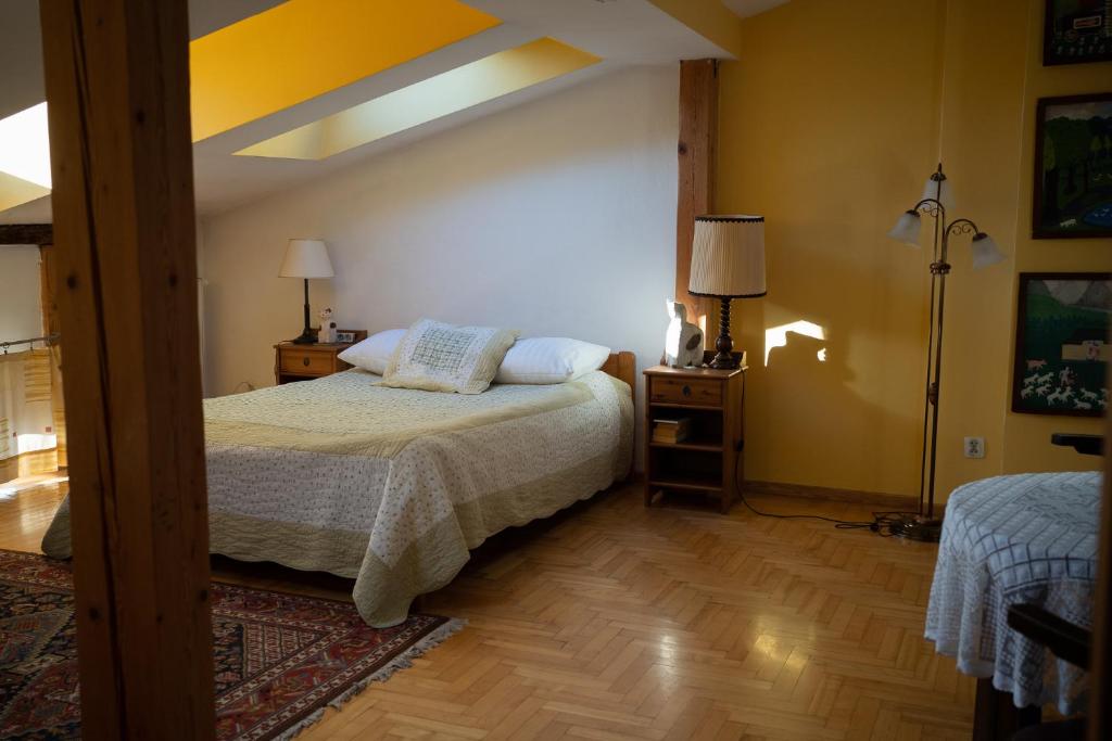 Kolory Guest House - Tap to explore photos