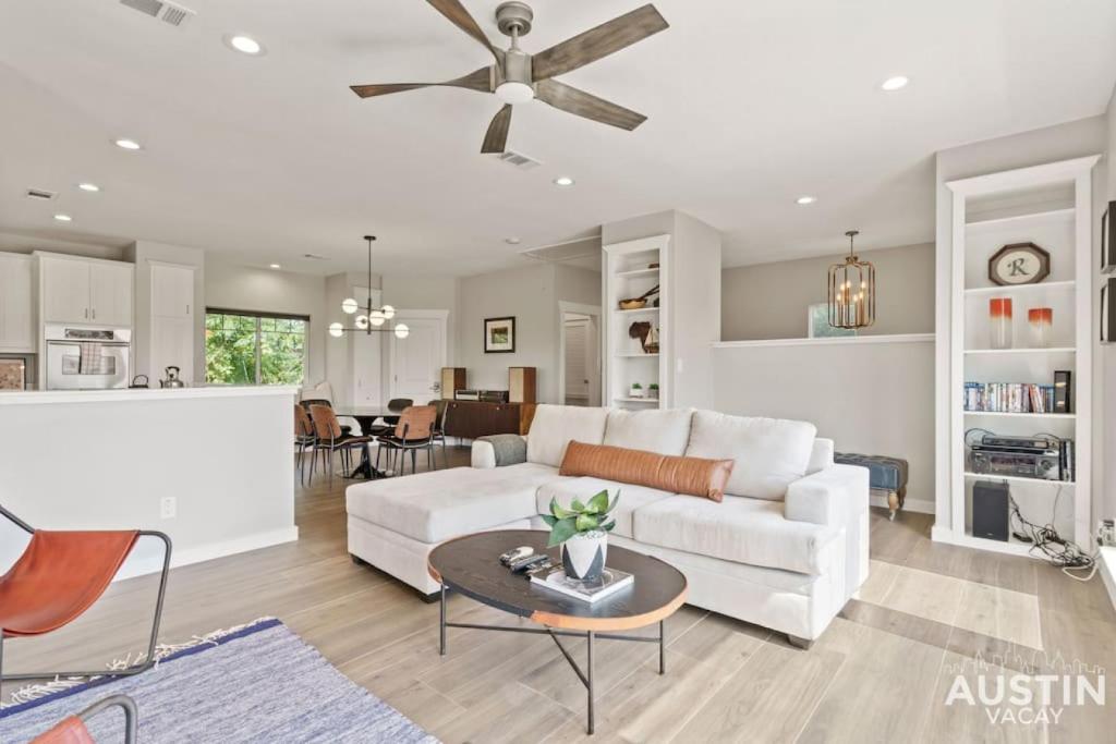 Enjoy DT In A Newly Renovated Home Covered Patio photo 1