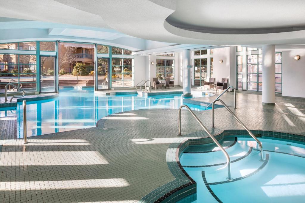 Delta Hotels by Marriott Grand Okanagan Resort photo 2