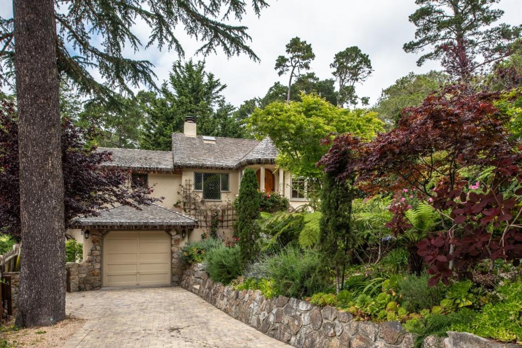 3770 Stone's Throw home photo 1