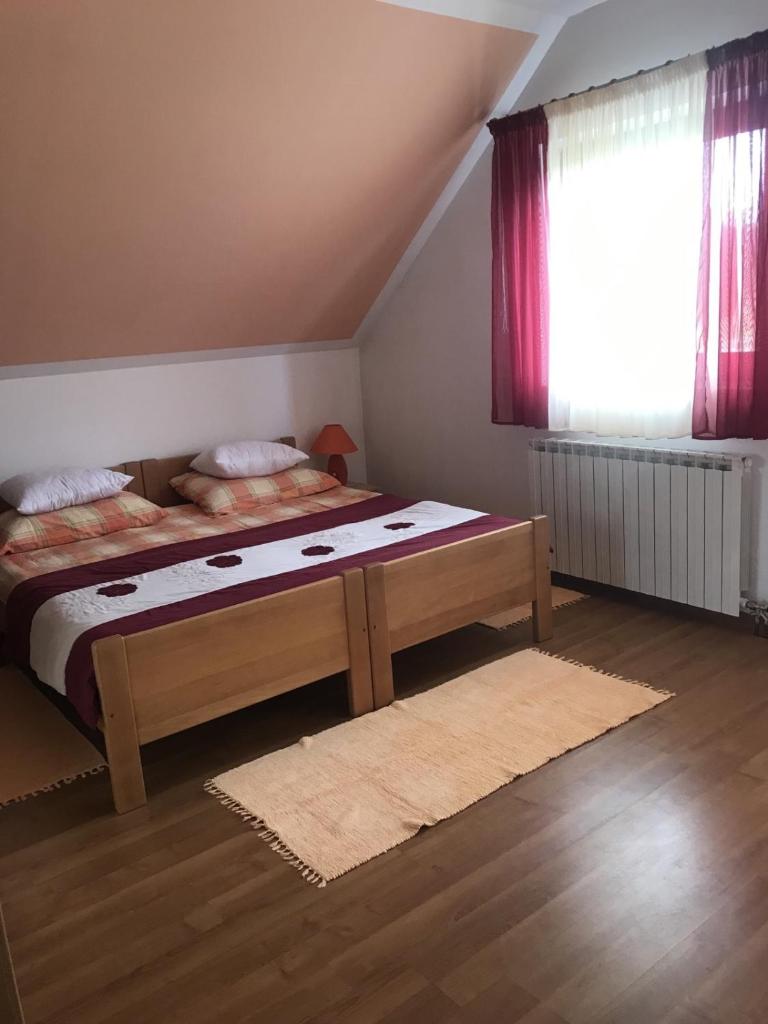Apartments with a parking space Ravna Gora, Gorski kotar - 20790 photo 3