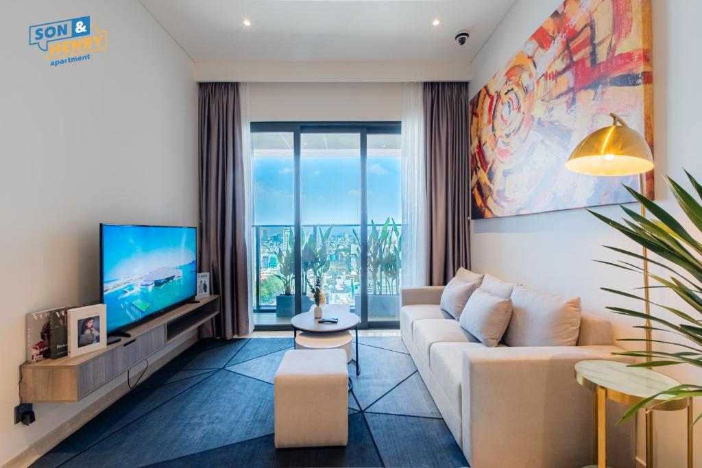 Son&Henry The MarQ Luxury