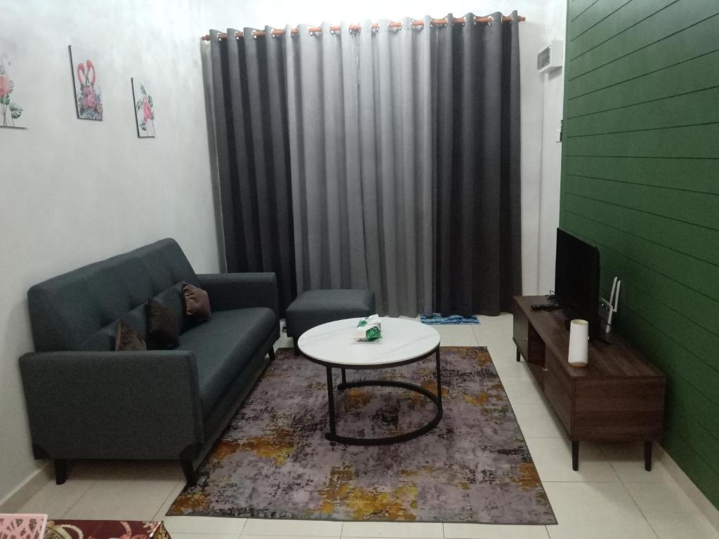 Homestay Bonda, Taman Mayung, Teluk Kemang - Private Children Pool - Malay Only photo 2