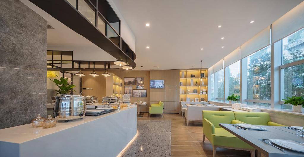 CM Serviced Apartment Shenzhen Dongmen photo 4