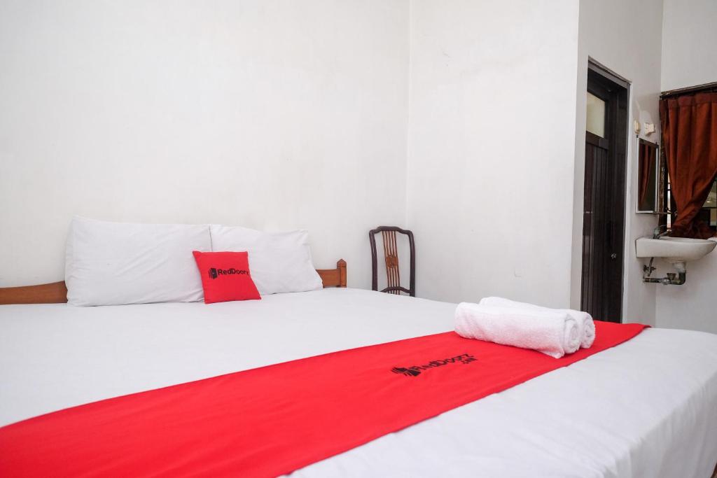 RedDoorz at H&W Hotel Solo Room Type - Standard Double Room