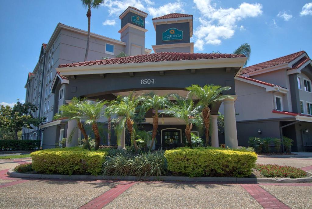 La Quinta Inn & Suites by Wyndham Orlando I Drive/Conv Ctr image