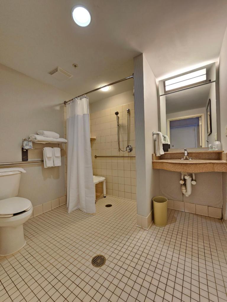 Courtyard by Marriott Raynham - Tap to explore photos