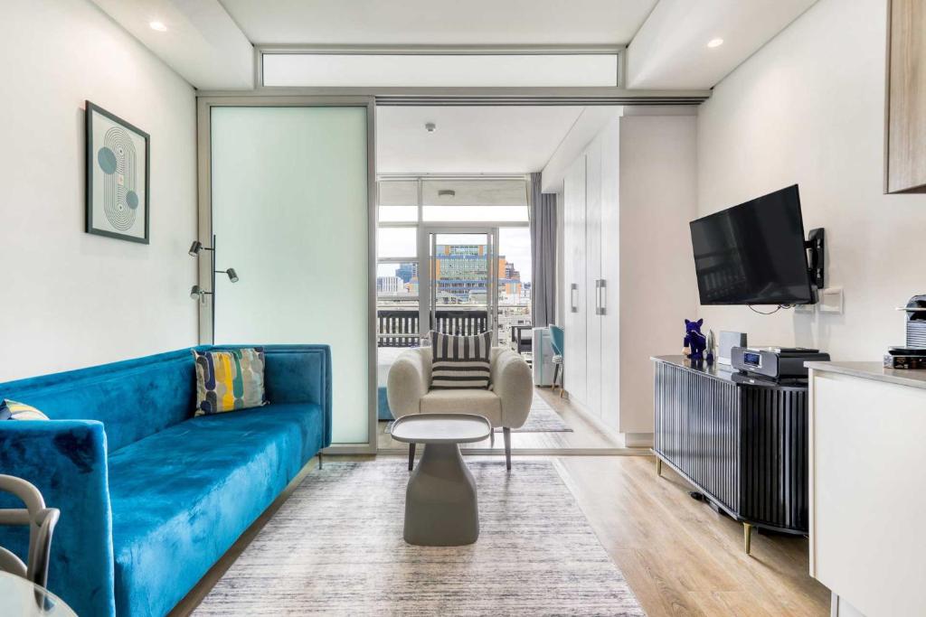 Backup-Powered Luxury City Apartment - Tap to explore photos